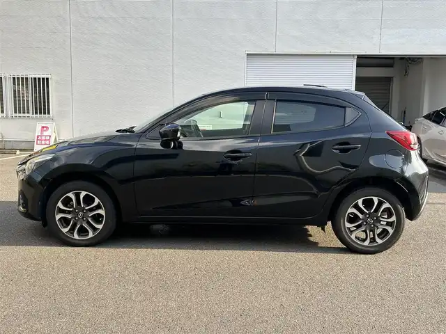 マツダ デミオ XD ツーリング 福島県 2015(平27)年 6.5万km ジェットブラックマイカ (株)IDOMが運営する【じしゃロン福島店】の自社ローン対象車両になります。こちらは現金ご利用時の価格です。自社ローンご希望の方は別途その旨お申付け下さい。/純正ナビ/バックカメラ/HUD/革巻きステアリング/クルーズコントロール/パドルシフト/フォグランプ/ドアバイザー/ステアリングリモコン/ドライブレコーダー/ウィンカーミラー/プッシュスタート/ETC