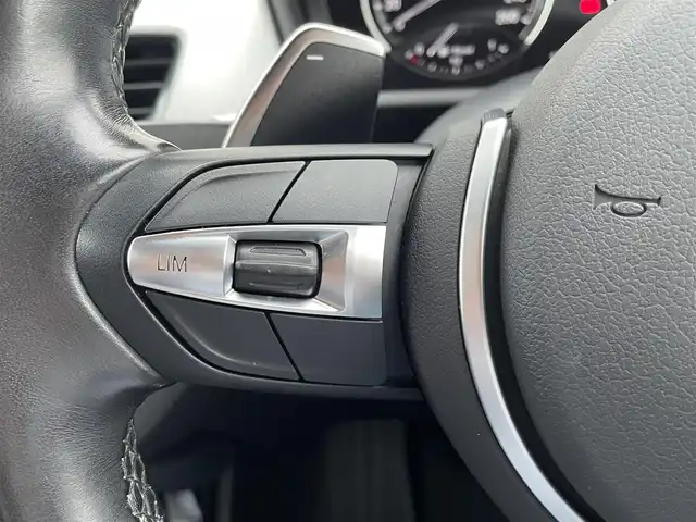 ＢＭＷ Ｘ１ xDrive 18d Mスポーツ 東京都 2022(令4)年 3.5万km アルピンホワイトⅢ インテリジェントセーフティ/スマートキー/プッシュスタート/パドルシフト/クルーズコントロール/純正ナビ/バックモニター/Bluetooth接続/USB/電動パワーシート/ハーフレザーシート/純正フロアマット/パワーバックドア/純正LEDヘッドライト/オートライト/コーナーセンサー/TCS/ワイヤレス充電