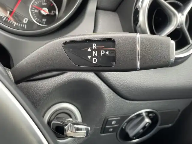 メルセデス・ベンツ ＧＬＡ２２０ 4マチック 東京都 2018(平30)年 4.2万km コスモスブラック 純正ナビ/フルセグTV/Bluetooth接続/USB/バックモニター/ブラックレザーシート/シートヒーター/純正LEDヘッドライト/アダプティブクルーズコントロール/ブラインドスポットモニター/レーンキープアシスト/パワーバックドア/スマートキー/プッシュスタート/アイドリングストップ