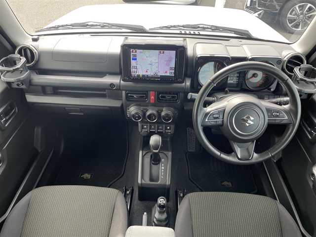 スズキ ジムニー XC 東京都 2020(令2)年 4.4万km シルキーシルバーメタリック 純正8インチナビ/（フルセグ/Bluetooth/CD/USB/ipod/AM/FM）/衝突軽減ブレーキ/レーンキープアシスト/クルーズコントロール/前席シートヒーター/バックカメラ/ビルトインETC/前後ドライブレコーダー/純正フロアマット/ヘッドライトウォッシャー/電格ミラー/フロントフォグランプ/ダウンヒルアシストコントロール/LEDヘッドライト/クルーズコントロール/新車保証書/ドアバイザー