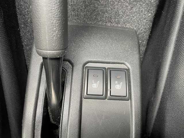 スズキ ジムニー XC 東京都 2020(令2)年 4.4万km シルキーシルバーメタリック 純正8インチナビ/（フルセグ/Bluetooth/CD/USB/ipod/AM/FM）/衝突軽減ブレーキ/レーンキープアシスト/クルーズコントロール/前席シートヒーター/バックカメラ/ビルトインETC/前後ドライブレコーダー/純正フロアマット/ヘッドライトウォッシャー/電格ミラー/フロントフォグランプ/ダウンヒルアシストコントロール/LEDヘッドライト/クルーズコントロール/新車保証書/ドアバイザー