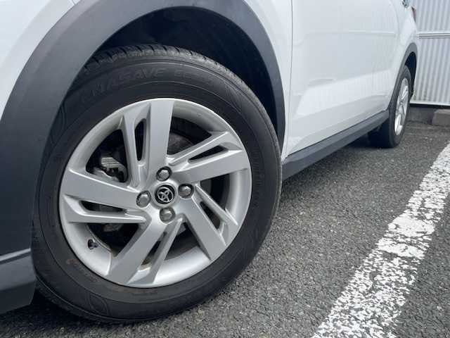 トヨタ ライズ G 茨城県 2023(令5)年 1.9万km シャイニングホワイトパール 全方位車外カメラ/パノラミックビューモニター/全席シートヒーター/レーンキープアシスト/TV（フルセグ）/Bluetooth/ETC/オートマチックハイビーム/オートライト/ステアリングスイッチ/衝突被害軽減システム