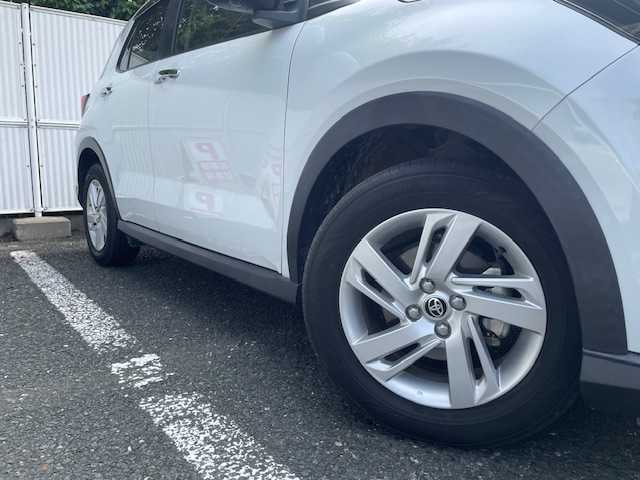 トヨタ ライズ G 茨城県 2023(令5)年 1.9万km シャイニングホワイトパール 全方位車外カメラ/パノラミックビューモニター/全席シートヒーター/レーンキープアシスト/TV（フルセグ）/Bluetooth/ETC/オートマチックハイビーム/オートライト/ステアリングスイッチ/衝突被害軽減システム