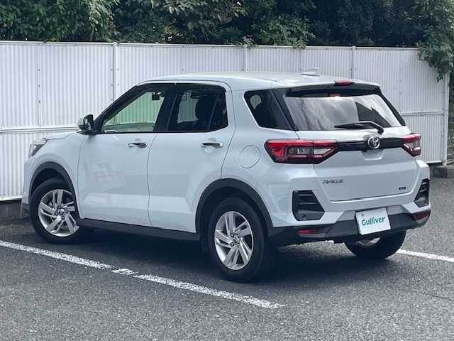 トヨタ ライズ G 茨城県 2023(令5)年 1.9万km シャイニングホワイトパール 全方位車外カメラ/パノラミックビューモニター/全席シートヒーター/レーンキープアシスト/TV（フルセグ）/Bluetooth/ETC/オートマチックハイビーム/オートライト/ステアリングスイッチ/衝突被害軽減システム