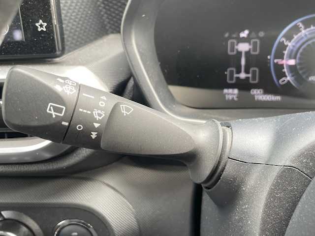 トヨタ ライズ G 茨城県 2023(令5)年 1.9万km シャイニングホワイトパール 全方位車外カメラ/パノラミックビューモニター/全席シートヒーター/レーンキープアシスト/TV（フルセグ）/Bluetooth/ETC/オートマチックハイビーム/オートライト/ステアリングスイッチ/衝突被害軽減システム