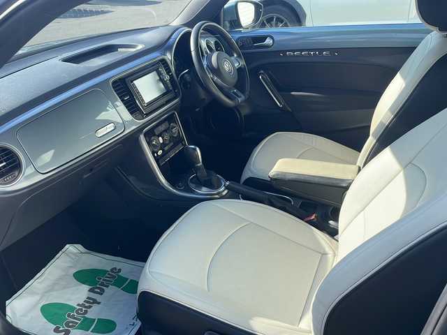 フォルクスワーゲン ザ・ビートル デザイン 静岡県 2016(平28)年 3万km グレーＭ /プッシュスタート//ディスチャージ//純正16インチAW//スマートキー//ETC//保証書//取説