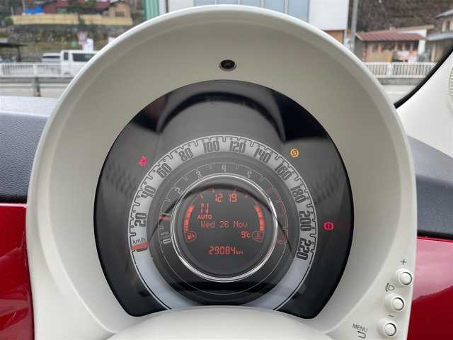 フィアット ５００ 1．2 ポップ 岐阜県 2017(平29)年 2.9万km パソドプレレッド ワンオーナー/純正ディスプレイオーディオ/【AM/FM．AUX.USB】/ナビ/純正フロアマット/横滑り防止装置/ABS/ドアバイザー/フォグライト/リモコンキー/積込スタッドレスタイヤ/保証書/取扱説明書/スペアキー