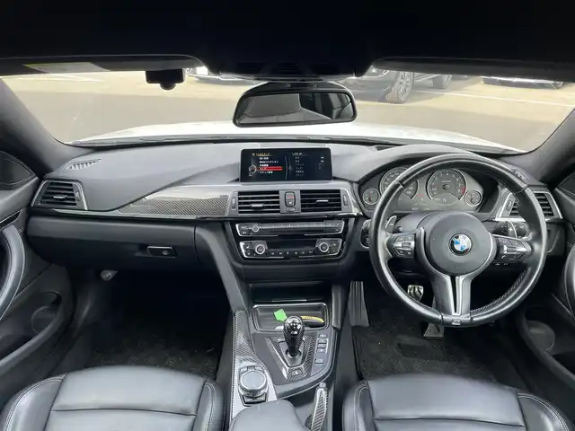 ＢＭＷ Ｍ４ クーペ 東京都 2016(平28)年 4.2万km アルピンホワイトⅢ アダプティブＭサスペンション/・Ｍライト・アロイ・ホイール・ダブルスポーク・スタイリング/４３７Ｍ １９インチ鍛造ホイール/ドライビングアシスト/・衝突軽減ブレーキ/・レーンアシスト/純正HDDナビ/・ ｉＤｒｉｖｅシステム/・ ＨＤＤナビゲーション（ＶＩＣＳ３メディア対応）/・ ８，８インチ ワイド・コントロール・ディスプレイ/・ ｉＤｒｉｖｅコントローラー/・ プログラマブル・ボタン/・ オーディオ・ビジュアル・システム/・ ハンズフリーテレフォンシステム/・ ＵＳＢオーディオ・インターフェイス/・ スピーチ・コントロール（音声入力システム）/・純正フルセグTV/バックカメラ/障害物センサー/レザーシート /シートヒーター/カーボンインテリア/HUD/360度＋リア ドライブレコーダー
