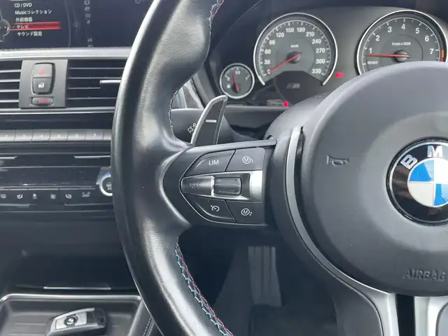 ＢＭＷ Ｍ４ クーペ 東京都 2016(平28)年 4.2万km アルピンホワイトⅢ アダプティブＭサスペンション/・Ｍライト・アロイ・ホイール・ダブルスポーク・スタイリング/４３７Ｍ １９インチ鍛造ホイール/ドライビングアシスト/・衝突軽減ブレーキ/・レーンアシスト/純正HDDナビ/・ ｉＤｒｉｖｅシステム/・ ＨＤＤナビゲーション（ＶＩＣＳ３メディア対応）/・ ８，８インチ ワイド・コントロール・ディスプレイ/・ ｉＤｒｉｖｅコントローラー/・ プログラマブル・ボタン/・ オーディオ・ビジュアル・システム/・ ハンズフリーテレフォンシステム/・ ＵＳＢオーディオ・インターフェイス/・ スピーチ・コントロール（音声入力システム）/・純正フルセグTV/バックカメラ/障害物センサー/レザーシート /シートヒーター/カーボンインテリア/HUD/360度＋リア ドライブレコーダー