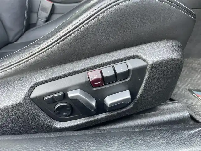 ＢＭＷ Ｍ４ クーペ 東京都 2016(平28)年 4.2万km アルピンホワイトⅢ アダプティブＭサスペンション/・Ｍライト・アロイ・ホイール・ダブルスポーク・スタイリング/４３７Ｍ １９インチ鍛造ホイール/ドライビングアシスト/・衝突軽減ブレーキ/・レーンアシスト/純正HDDナビ/・ ｉＤｒｉｖｅシステム/・ ＨＤＤナビゲーション（ＶＩＣＳ３メディア対応）/・ ８，８インチ ワイド・コントロール・ディスプレイ/・ ｉＤｒｉｖｅコントローラー/・ プログラマブル・ボタン/・ オーディオ・ビジュアル・システム/・ ハンズフリーテレフォンシステム/・ ＵＳＢオーディオ・インターフェイス/・ スピーチ・コントロール（音声入力システム）/・純正フルセグTV/バックカメラ/障害物センサー/レザーシート /シートヒーター/カーボンインテリア/HUD/360度＋リア ドライブレコーダー