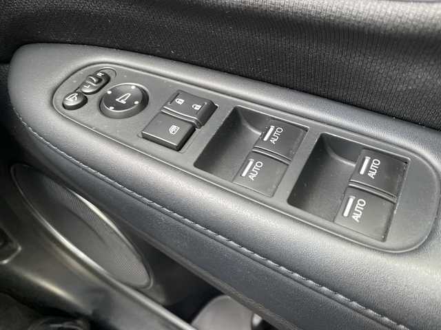 ホンダ ヴェゼル ハイブリッド Z ホンダセンシング 山口県 2017(平29)年 8.9万km クリスタルブラックパール 純正ナビ/DVD/CD/BT/USB/HDMI/フルセグTV/バックカメラ/ハーフレザーシート/前席シートヒーター/純正LEDヘッドライト/純正フォグランプ/オートライト/純正17インチアルミホイール/革巻きステアリング/ステアリングスイッチ/クルーズコントロール/パドルシフト/衝突被害軽減ブレーキ/LKA/横滑り防止/オートパーキングホールド/ルーフレール/スマートキー×２/ビルトインETC/ドライブレコーダー/純正フロアマット/純正ドアバイザー/電動格納ウインカードアミラー(オート機能付き)