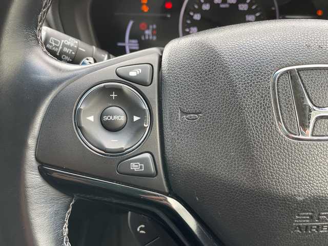 ホンダ ヴェゼル ハイブリッド Z ホンダセンシング 山口県 2017(平29)年 8.9万km クリスタルブラックパール 純正ナビ/DVD/CD/BT/USB/HDMI/フルセグTV/バックカメラ/ハーフレザーシート/前席シートヒーター/純正LEDヘッドライト/純正フォグランプ/オートライト/純正17インチアルミホイール/革巻きステアリング/ステアリングスイッチ/クルーズコントロール/パドルシフト/衝突被害軽減ブレーキ/LKA/横滑り防止/オートパーキングホールド/ルーフレール/スマートキー×２/ビルトインETC/ドライブレコーダー/純正フロアマット/純正ドアバイザー/電動格納ウインカードアミラー(オート機能付き)