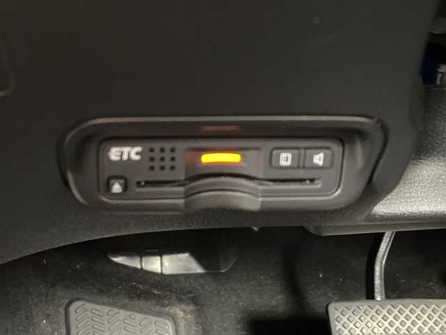 ホンダ ヴェゼル ハイブリッド Z ホンダセンシング 山口県 2017(平29)年 8.9万km クリスタルブラックパール 純正ナビ/DVD/CD/BT/USB/HDMI/フルセグTV/バックカメラ/ハーフレザーシート/前席シートヒーター/純正LEDヘッドライト/純正フォグランプ/オートライト/純正17インチアルミホイール/革巻きステアリング/ステアリングスイッチ/クルーズコントロール/パドルシフト/衝突被害軽減ブレーキ/LKA/横滑り防止/オートパーキングホールド/ルーフレール/スマートキー×２/ビルトインETC/ドライブレコーダー/純正フロアマット/純正ドアバイザー/電動格納ウインカードアミラー(オート機能付き)