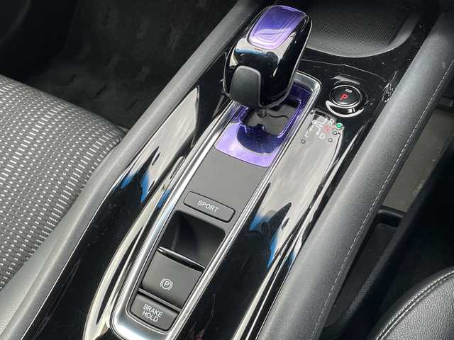 ホンダ ヴェゼル ハイブリッド Z ホンダセンシング 山口県 2017(平29)年 8.9万km クリスタルブラックパール 純正ナビ/DVD/CD/BT/USB/HDMI/フルセグTV/バックカメラ/ハーフレザーシート/前席シートヒーター/純正LEDヘッドライト/純正フォグランプ/オートライト/純正17インチアルミホイール/革巻きステアリング/ステアリングスイッチ/クルーズコントロール/パドルシフト/衝突被害軽減ブレーキ/LKA/横滑り防止/オートパーキングホールド/ルーフレール/スマートキー×２/ビルトインETC/ドライブレコーダー/純正フロアマット/純正ドアバイザー/電動格納ウインカードアミラー(オート機能付き)