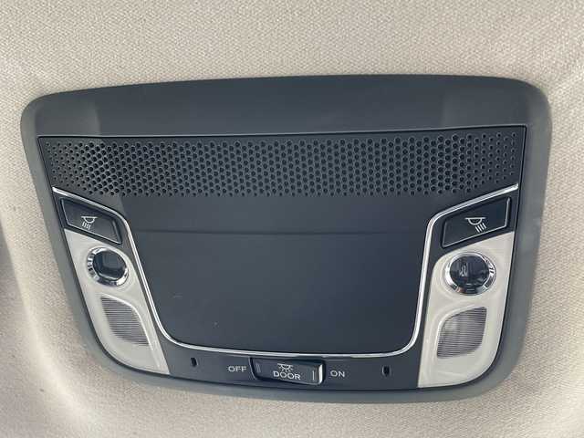 ホンダ ヴェゼル ハイブリッド Z ホンダセンシング 山口県 2017(平29)年 8.9万km クリスタルブラックパール 純正ナビ/DVD/CD/BT/USB/HDMI/フルセグTV/バックカメラ/ハーフレザーシート/前席シートヒーター/純正LEDヘッドライト/純正フォグランプ/オートライト/純正17インチアルミホイール/革巻きステアリング/ステアリングスイッチ/クルーズコントロール/パドルシフト/衝突被害軽減ブレーキ/LKA/横滑り防止/オートパーキングホールド/ルーフレール/スマートキー×２/ビルトインETC/ドライブレコーダー/純正フロアマット/純正ドアバイザー/電動格納ウインカードアミラー(オート機能付き)