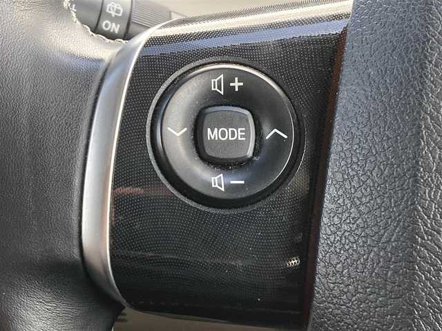 トヨタ シエンタ G 熊本県 2016(平28)年 7.1万km ホワイトパールクリスタルシャイン 純正メモリナビ/・AM/FM/CD/DVD/Bluetooth/・フルセグTV/・バックカメラ/フリップダウンモニター/トヨタセーフティセンス/・レーンディパーチャーアラート/・プリクラッシュセーフティ/・オートマチックハイビーム/両側パワースライドドア/ステアリングリモコン/ETC/TRDフロアマットスポイラー/オートライト/LEDヘッドライト