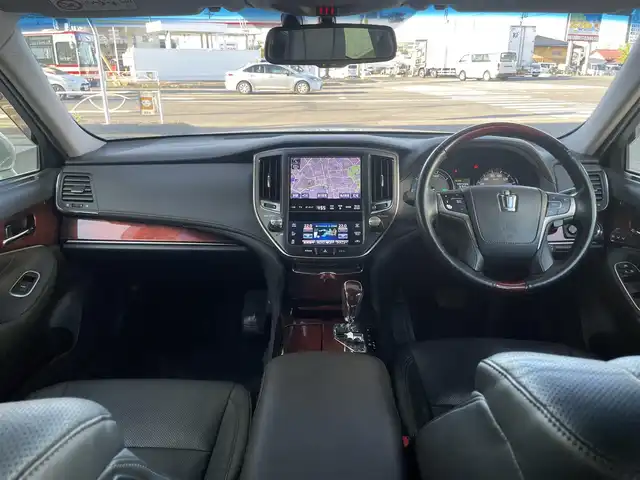 トヨタ クラウン マジェスタ Fバージョン 福島県 2013(平25)年 14.3万km シルバーM 純正ナビ/CD、DVD、MSV、BT/レザーシート/メモリー機能付きパワーシート/前席シートヒーター＆エアシート/プリクラッシュブレーキ/バックカメラ/クルーズコントロール/ビルトインETC/ステアリングリモコン/ステアリングヒーター/プッシュスタート/スマートキー/純正17インチアルミホイール/オートライト/LEDライト/フォグランプ/保証書/取扱説明書