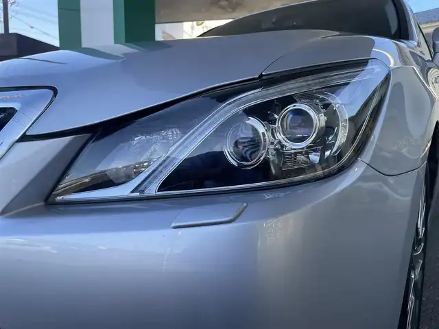 トヨタ クラウン マジェスタ Fバージョン 福島県 2013(平25)年 14.3万km シルバーM 純正ナビ/CD、DVD、MSV、BT/レザーシート/メモリー機能付きパワーシート/前席シートヒーター＆エアシート/プリクラッシュブレーキ/バックカメラ/クルーズコントロール/ビルトインETC/ステアリングリモコン/ステアリングヒーター/プッシュスタート/スマートキー/純正17インチアルミホイール/オートライト/LEDライト/フォグランプ/保証書/取扱説明書