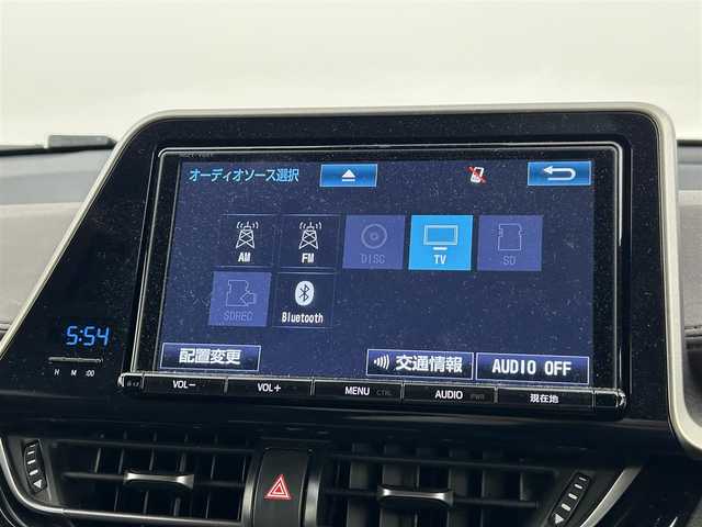 トヨタ Ｃ－ＨＲ G 福岡県 2017(平29)年 5.7万km ホワイトパールクリスタルシャイン モデリスタエアロ　/純正ナビ（ＢＴ，フルセグＴＶ）　/バックカメラ　/前後ドラレコ　/ビルトインＥＴＣ　/ＡＣＣ　/コーナーセンサー　/衝突軽減ブレーキ　/レーンキープ　/ＢＳＭ　/ハーフレザー　/シートヒーター　/ＬＥＤ