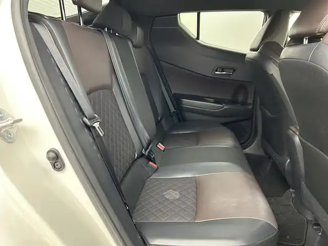トヨタ Ｃ－ＨＲ G 福岡県 2017(平29)年 5.7万km ホワイトパールクリスタルシャイン モデリスタエアロ　/純正ナビ（ＢＴ，フルセグＴＶ）　/バックカメラ　/前後ドラレコ　/ビルトインＥＴＣ　/ＡＣＣ　/コーナーセンサー　/衝突軽減ブレーキ　/レーンキープ　/ＢＳＭ　/ハーフレザー　/シートヒーター　/ＬＥＤ