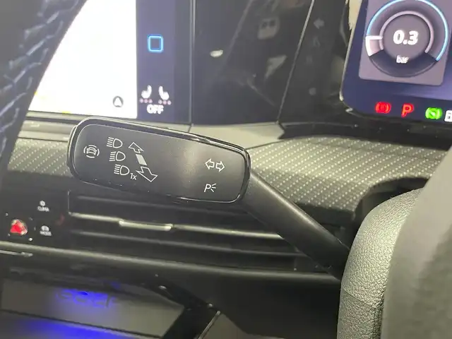 フォルクスワーゲン ＶＷ ゴルフＲヴァリアント TSI 4モーション 埼玉県 2022(令4)年 1.7万km 青 アダプティブクルーズコントロール/レーンキープアシスト　/レーンチェンジアシストシステム　/ドライバー疲労検知システム　/プリクラッシュブレーキシステム　/エマージェンシーアシスト　/パドルシフト　/ＥＴＣ２．０/純正ナビ/(フルセグ/Bluetooth/AM/FM)/パワーバックドア/バックカメラ/１８インチ純正アルミホイール/シートヒーターD+N席/ＬＥＤヘッドライト