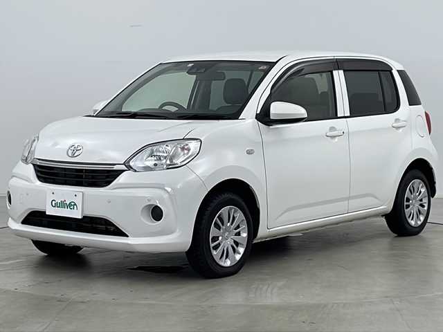 トヨタ パッソ X Lパッケージ S 道東・釧路十勝 2020(令2)年 2.6万km ホワイト ・4WD/・純正ナビ＆Bluetooth＆CD＆フルセグTV/・プリクラッシュセーフティ/・アイドリングストップ/・クリアランスソナー/・オートマチックハイビーム/・横滑り防止装置/・シートヒーター/・ビルトインETC/・オートライト/・LEDライト/・スマートキー/・電動格納ミラー/・積込サマータイヤ付