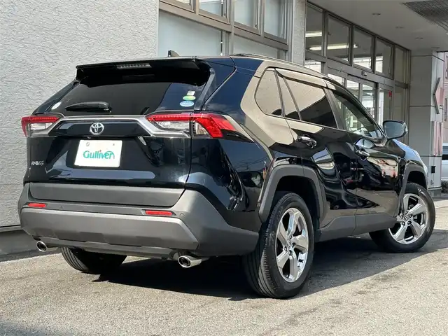 トヨタ ＲＡＶ４ G 大阪府 2020(令2)年 3.2万km アティチュードブラックマイカ 純正7インチナビ/（フルセグ／ＢＴ／ＣＤ／ＤＶＤ）/レーダークルーズコントロール/バックモニター/ブラインドスポットモニター/コーナーセンサー/衝突被害軽減システム/レーンキープアシスト/電動リアゲート/レザーシート（黒）/運転席パワーシート/前席パワーシート/運転席メモリーシート/ハンドルヒーター/４WD/前後ドライブレコーダー/ETC/純正１８インチＡＷ/保証書/取扱説明書/スペアキーX1