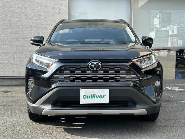 トヨタ ＲＡＶ４ G 大阪府 2020(令2)年 3.2万km アティチュードブラックマイカ 純正7インチナビ/（フルセグ／ＢＴ／ＣＤ／ＤＶＤ）/レーダークルーズコントロール/バックモニター/ブラインドスポットモニター/コーナーセンサー/衝突被害軽減システム/レーンキープアシスト/電動リアゲート/レザーシート（黒）/運転席パワーシート/前席パワーシート/運転席メモリーシート/ハンドルヒーター/４WD/前後ドライブレコーダー/ETC/純正１８インチＡＷ/保証書/取扱説明書/スペアキーX1