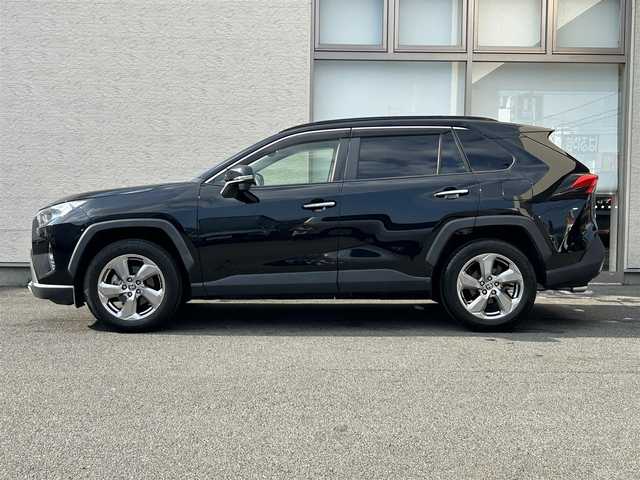 トヨタ ＲＡＶ４ G 大阪府 2020(令2)年 3.2万km アティチュードブラックマイカ 純正7インチナビ/（フルセグ／ＢＴ／ＣＤ／ＤＶＤ）/レーダークルーズコントロール/バックモニター/ブラインドスポットモニター/コーナーセンサー/衝突被害軽減システム/レーンキープアシスト/電動リアゲート/レザーシート（黒）/運転席パワーシート/前席パワーシート/運転席メモリーシート/ハンドルヒーター/４WD/前後ドライブレコーダー/ETC/純正１８インチＡＷ/保証書/取扱説明書/スペアキーX1