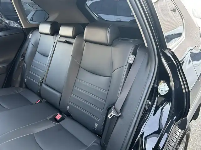 トヨタ ＲＡＶ４ G 大阪府 2020(令2)年 3.2万km アティチュードブラックマイカ 純正7インチナビ/（フルセグ／ＢＴ／ＣＤ／ＤＶＤ）/レーダークルーズコントロール/バックモニター/ブラインドスポットモニター/コーナーセンサー/衝突被害軽減システム/レーンキープアシスト/電動リアゲート/レザーシート（黒）/運転席パワーシート/前席パワーシート/運転席メモリーシート/ハンドルヒーター/４WD/前後ドライブレコーダー/ETC/純正１８インチＡＷ/保証書/取扱説明書/スペアキーX1