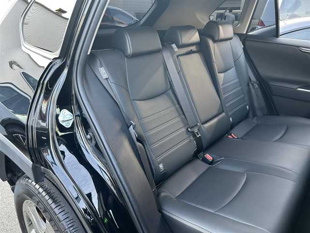トヨタ ＲＡＶ４ G 大阪府 2020(令2)年 3.2万km アティチュードブラックマイカ 純正7インチナビ/（フルセグ／ＢＴ／ＣＤ／ＤＶＤ）/レーダークルーズコントロール/バックモニター/ブラインドスポットモニター/コーナーセンサー/衝突被害軽減システム/レーンキープアシスト/電動リアゲート/レザーシート（黒）/運転席パワーシート/前席パワーシート/運転席メモリーシート/ハンドルヒーター/４WD/前後ドライブレコーダー/ETC/純正１８インチＡＷ/保証書/取扱説明書/スペアキーX1