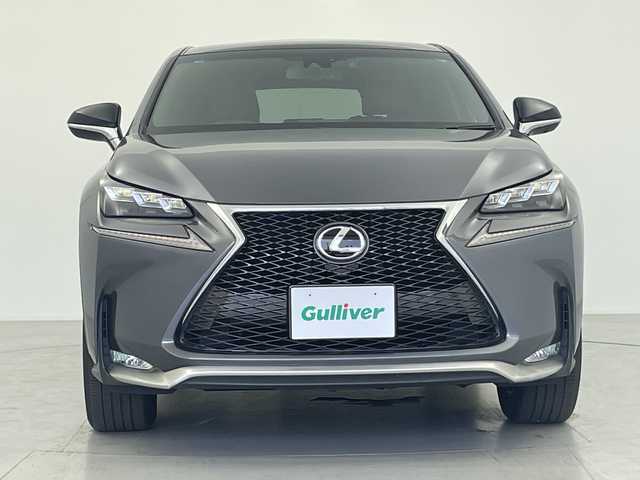 レクサス ＮＸ 200t Fスポーツ 愛知県 2016(平28)年 4.4万km マーキュリーグレーマイカ ガラスルーフ/三眼LEDヘッドライト/純正メモリナビ・フルセグＴＶ/バックカメラ/スマートキー/カードキー/パドルシフト/オートホールド機能/ステアリングヒーター/シートヒーター/エアシート/パワーシート/赤レザーシート