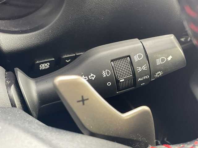 レクサス ＮＸ 200t Fスポーツ 愛知県 2016(平28)年 4.4万km マーキュリーグレーマイカ ガラスルーフ/三眼LEDヘッドライト/純正メモリナビ・フルセグＴＶ/バックカメラ/スマートキー/カードキー/パドルシフト/オートホールド機能/ステアリングヒーター/シートヒーター/エアシート/パワーシート/赤レザーシート