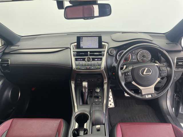 レクサス ＮＸ 200t Fスポーツ 愛知県 2016(平28)年 4.4万km マーキュリーグレーマイカ ガラスルーフ/三眼LEDヘッドライト/純正メモリナビ・フルセグＴＶ/バックカメラ/スマートキー/カードキー/パドルシフト/オートホールド機能/ステアリングヒーター/シートヒーター/エアシート/パワーシート/赤レザーシート