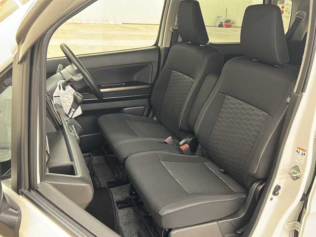 スズキ ワゴンＲ カスタムＺ HYBRID ZX 道央・札幌 2022(令4)年 0.4万km ピュアホワイトP /4WD//純正オーディオ/（CD/AM/FM）//デュアルカメラブレーキ//レーダークルーコントロール//オートライト//フォグライト//両席シートヒーター//リアスポイラー//タイプC給電ポート//保証書