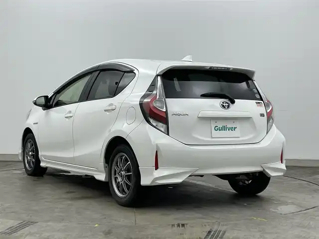 トヨタ アクア S 岡山県 2017(平29)年 3.1万km スーパーホワイトⅡ モデリスタエアロ/純正ナビ(NSZT-W66T)/ビルトインＥＴＣ　/ドライブレコーダー前後　/オートエアコン　/ドアバイザー　/ヘッドライトレベライザー　/ステアリングスイッチ/スペアキー×1/CD/DVD再生/Bluetooth/フルセグ