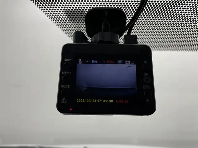 トヨタ アクア S 岡山県 2017(平29)年 3.1万km スーパーホワイトⅡ モデリスタエアロ/純正ナビ(NSZT-W66T)/ビルトインＥＴＣ　/ドライブレコーダー前後　/オートエアコン　/ドアバイザー　/ヘッドライトレベライザー　/ステアリングスイッチ/スペアキー×1/CD/DVD再生/Bluetooth/フルセグ
