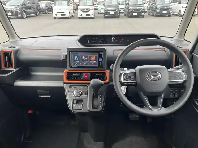ダイハツ タント ファンクロス 岡山県 2023(令5)年 2.6万km サンドベージュメタリック 純正ナビ　NMZK-W73D/フルセグTV、CD、DVD、Bluetooth、AM、FM/全方位カメラ/両側パワースライドドア/シートバックテーブル/ドライブレコーダー/ロールサンシェード/スマートアシスト