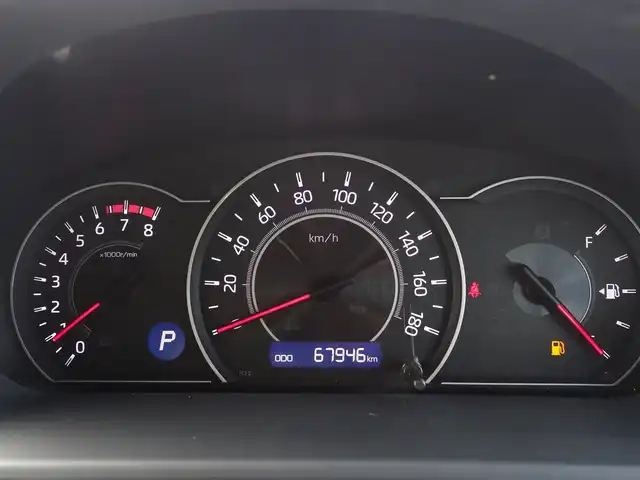 トヨタ ヴォクシー V 山形県 2017(平29)年 6.8万km ホワイトパールクリスタルシャイン 衝突被害軽減システム/フリップダウンモニター/メモリナビ/　　【CD DVD BT フルセグ USB】/バックカメラ/パワースライドドア/クルーズコントロール/LEDオートライト/シートヒーター/純正15インチアルミホイール/アイドリングストップ/ステアリングスイッチ/MTモード付AT/電動格納ウィンカーミラー/フォグランプ/純正フロアマット/スマートキー/ETC