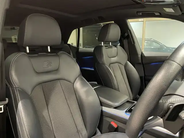 アウディ Ｑ８ 55TFSIクワトロ デビューPKG Sライン 愛知県 2019(令1)年 4.8万km 青Ｍ パノラマＳ／Ｒ　/ＳラインＰＫＧ　/コンフォートアシスタンスＰＫＧ　/ＢＡＮＧ＆ＯＬＵＦＳＥＮサウンド　　/バーチャルコクピット　/ＭＭＩナビゲーション　/フルセグＴＶ/HDマトリクスLEDヘッドライト/LEDリヤダイナミックターンインディケーター/オールホイールステアリング/ルーフレール（アルミニウム）/アダプティブウインドウワイパー/パワークロージングドア/フロントクロストラフィックアシスト/アウディサイドアシスト/エグジットワーニング/リヤクロストラフィックアシスト/アウディプレセンスフロント/リヤ/アダプティブドライブアシスト/エマージェンシーアシスト/プレセンスベーシック（リヤシート）/リヤサイドエアバッグ/アウディプレセンス360/エアサスペンション