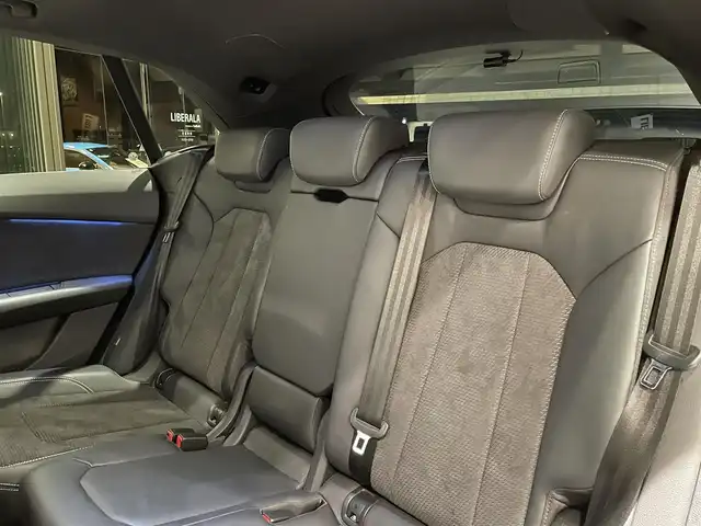 アウディ Ｑ８ 55TFSIクワトロ デビューPKG Sライン 愛知県 2019(令1)年 4.8万km 青Ｍ パノラマＳ／Ｒ　/ＳラインＰＫＧ　/コンフォートアシスタンスＰＫＧ　/ＢＡＮＧ＆ＯＬＵＦＳＥＮサウンド　　/バーチャルコクピット　/ＭＭＩナビゲーション　/フルセグＴＶ/HDマトリクスLEDヘッドライト/LEDリヤダイナミックターンインディケーター/オールホイールステアリング/ルーフレール（アルミニウム）/アダプティブウインドウワイパー/パワークロージングドア/フロントクロストラフィックアシスト/アウディサイドアシスト/エグジットワーニング/リヤクロストラフィックアシスト/アウディプレセンスフロント/リヤ/アダプティブドライブアシスト/エマージェンシーアシスト/プレセンスベーシック（リヤシート）/リヤサイドエアバッグ/アウディプレセンス360/エアサスペンション