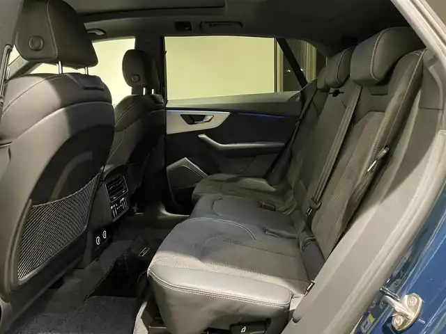 アウディ Ｑ８ 55TFSIクワトロ デビューPKG Sライン 愛知県 2019(令1)年 4.8万km 青Ｍ パノラマＳ／Ｒ　/ＳラインＰＫＧ　/コンフォートアシスタンスＰＫＧ　/ＢＡＮＧ＆ＯＬＵＦＳＥＮサウンド　　/バーチャルコクピット　/ＭＭＩナビゲーション　/フルセグＴＶ/HDマトリクスLEDヘッドライト/LEDリヤダイナミックターンインディケーター/オールホイールステアリング/ルーフレール（アルミニウム）/アダプティブウインドウワイパー/パワークロージングドア/フロントクロストラフィックアシスト/アウディサイドアシスト/エグジットワーニング/リヤクロストラフィックアシスト/アウディプレセンスフロント/リヤ/アダプティブドライブアシスト/エマージェンシーアシスト/プレセンスベーシック（リヤシート）/リヤサイドエアバッグ/アウディプレセンス360/エアサスペンション