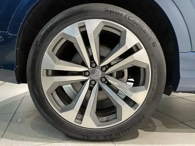 アウディ Ｑ８ 55TFSIクワトロ デビューPKG Sライン 愛知県 2019(令1)年 4.8万km 青Ｍ パノラマＳ／Ｒ　/ＳラインＰＫＧ　/コンフォートアシスタンスＰＫＧ　/ＢＡＮＧ＆ＯＬＵＦＳＥＮサウンド　　/バーチャルコクピット　/ＭＭＩナビゲーション　/フルセグＴＶ/HDマトリクスLEDヘッドライト/LEDリヤダイナミックターンインディケーター/オールホイールステアリング/ルーフレール（アルミニウム）/アダプティブウインドウワイパー/パワークロージングドア/フロントクロストラフィックアシスト/アウディサイドアシスト/エグジットワーニング/リヤクロストラフィックアシスト/アウディプレセンスフロント/リヤ/アダプティブドライブアシスト/エマージェンシーアシスト/プレセンスベーシック（リヤシート）/リヤサイドエアバッグ/アウディプレセンス360/エアサスペンション