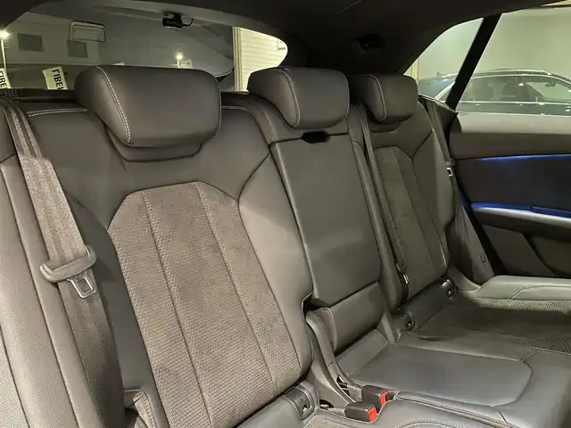 アウディ Ｑ８ 55TFSIクワトロ デビューPKG Sライン 愛知県 2019(令1)年 4.8万km 青Ｍ パノラマＳ／Ｒ　/ＳラインＰＫＧ　/コンフォートアシスタンスＰＫＧ　/ＢＡＮＧ＆ＯＬＵＦＳＥＮサウンド　　/バーチャルコクピット　/ＭＭＩナビゲーション　/フルセグＴＶ/HDマトリクスLEDヘッドライト/LEDリヤダイナミックターンインディケーター/オールホイールステアリング/ルーフレール（アルミニウム）/アダプティブウインドウワイパー/パワークロージングドア/フロントクロストラフィックアシスト/アウディサイドアシスト/エグジットワーニング/リヤクロストラフィックアシスト/アウディプレセンスフロント/リヤ/アダプティブドライブアシスト/エマージェンシーアシスト/プレセンスベーシック（リヤシート）/リヤサイドエアバッグ/アウディプレセンス360/エアサスペンション