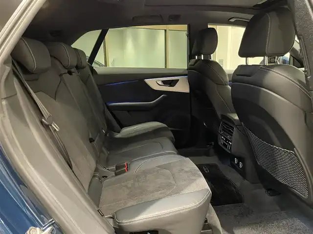 アウディ Ｑ８ 55TFSIクワトロ デビューPKG Sライン 愛知県 2019(令1)年 4.8万km 青Ｍ パノラマＳ／Ｒ　/ＳラインＰＫＧ　/コンフォートアシスタンスＰＫＧ　/ＢＡＮＧ＆ＯＬＵＦＳＥＮサウンド　　/バーチャルコクピット　/ＭＭＩナビゲーション　/フルセグＴＶ/HDマトリクスLEDヘッドライト/LEDリヤダイナミックターンインディケーター/オールホイールステアリング/ルーフレール（アルミニウム）/アダプティブウインドウワイパー/パワークロージングドア/フロントクロストラフィックアシスト/アウディサイドアシスト/エグジットワーニング/リヤクロストラフィックアシスト/アウディプレセンスフロント/リヤ/アダプティブドライブアシスト/エマージェンシーアシスト/プレセンスベーシック（リヤシート）/リヤサイドエアバッグ/アウディプレセンス360/エアサスペンション