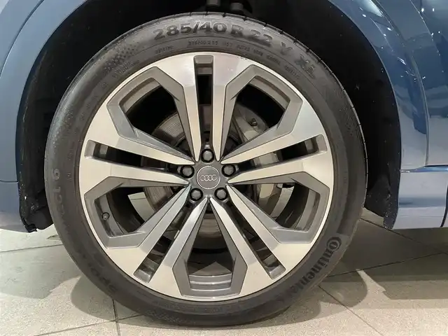 アウディ Ｑ８ 55TFSIクワトロ デビューPKG Sライン 愛知県 2019(令1)年 4.8万km 青Ｍ パノラマＳ／Ｒ　/ＳラインＰＫＧ　/コンフォートアシスタンスＰＫＧ　/ＢＡＮＧ＆ＯＬＵＦＳＥＮサウンド　　/バーチャルコクピット　/ＭＭＩナビゲーション　/フルセグＴＶ/HDマトリクスLEDヘッドライト/LEDリヤダイナミックターンインディケーター/オールホイールステアリング/ルーフレール（アルミニウム）/アダプティブウインドウワイパー/パワークロージングドア/フロントクロストラフィックアシスト/アウディサイドアシスト/エグジットワーニング/リヤクロストラフィックアシスト/アウディプレセンスフロント/リヤ/アダプティブドライブアシスト/エマージェンシーアシスト/プレセンスベーシック（リヤシート）/リヤサイドエアバッグ/アウディプレセンス360/エアサスペンション