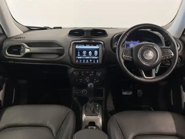 クライスラー・ジープ ジープ レネゲード リミテッド 岡山県 2023(令5)年 4.3万km 白 ブラックレザーシート/シートヒーター/ステアリングヒーター/ACC/自動緊急ブレーキ/レーンセンス警告/ParkSence/リアParkSence/ブラインドスポット警告/オートライト/オートワイパー/アイドリングストップ/アダプティブヘッドライト/純正メモリナビ/リアカメラ/フルセグTV/Bluetooth/USB/AUX/ETC2.0/JEEP純正ドラレコ（F/R）/自動防眩ミラー/ハロゲンヘッドライト/電動格納ミラー