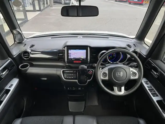 ホンダ Ｎ ＢＯＸ カスタム G ターボSSパッケージ 宮城県 2016(平28)年 5.2万km プレミアムホワイトパールⅡ 登録時走行距離52092km/カロッツェリアナビ/フルセグTV/両側パワースライドドア/バックカメラ/ビルトインETC/ルーズコントロール/衝突被害軽減ブレーキ/ターボ/HIDヘッドランプ/オートライト/オートエアコン/革巻きステアリング/ステアリングスイッチ/パドルシフト/ハーフレザーシート/前席シートヒーター/純正15インチアルミホイール/スマートキー/プッシュエンジンスイッチ/禁煙車