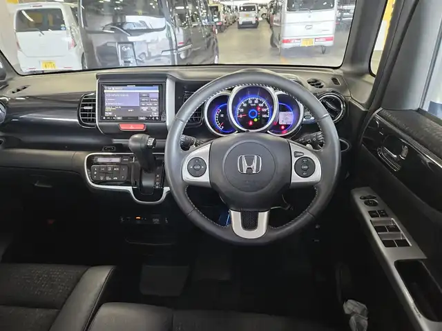ホンダ Ｎ ＢＯＸ カスタム G ターボSSパッケージ 宮城県 2016(平28)年 5.2万km プレミアムホワイトパールⅡ カロッツェリアナビ/フルセグTV/両側パワースライドドア/バックカメラ/ビルトインETC/クルーズコントロール/衝突被害軽減ブレーキ/ターボ/HIDヘッドランプ/オートライト/オートエアコン/革巻きステアリング/ステアリングスイッチ/パドルシフト/ハーフレザーシート/前席シートヒーター/純正15インチアルミホイール/スマートキー/プッシュエンジンスイッチ/禁煙車