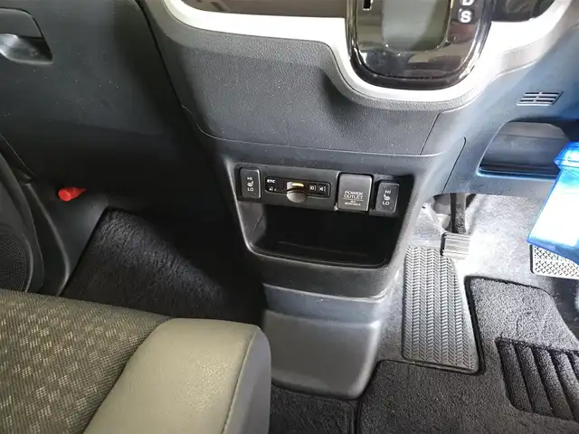 ホンダ Ｎ ＢＯＸ カスタム G ターボSSパッケージ 宮城県 2016(平28)年 5.2万km プレミアムホワイトパールⅡ カロッツェリアナビ/フルセグTV/両側パワースライドドア/バックカメラ/ビルトインETC/クルーズコントロール/衝突被害軽減ブレーキ/ターボ/HIDヘッドランプ/オートライト/オートエアコン/革巻きステアリング/ステアリングスイッチ/パドルシフト/ハーフレザーシート/前席シートヒーター/純正15インチアルミホイール/スマートキー/プッシュエンジンスイッチ/禁煙車